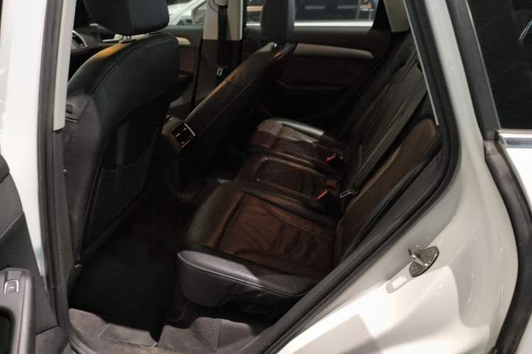 Used Audi Q5 2016 40 TFSI Technology Edition Left Rear Seat