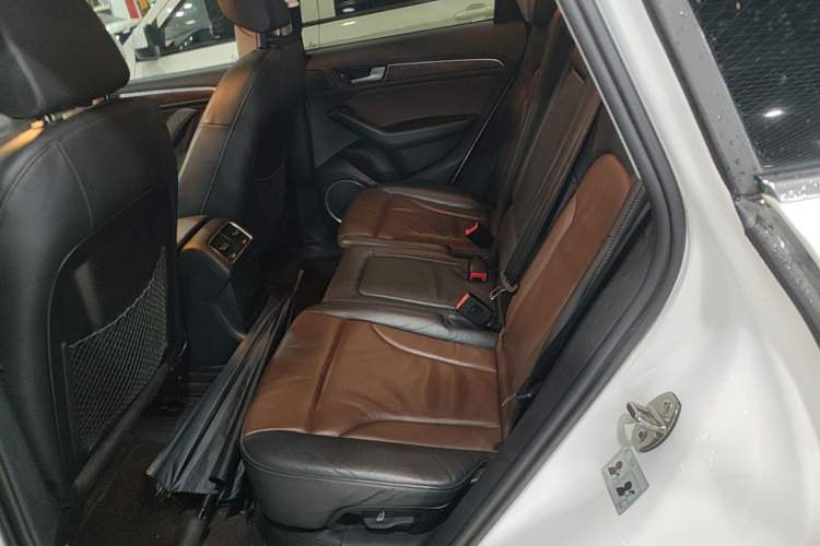 Used Audi Q5 2016 40 TFSI Comfort Model Left Rear Seat