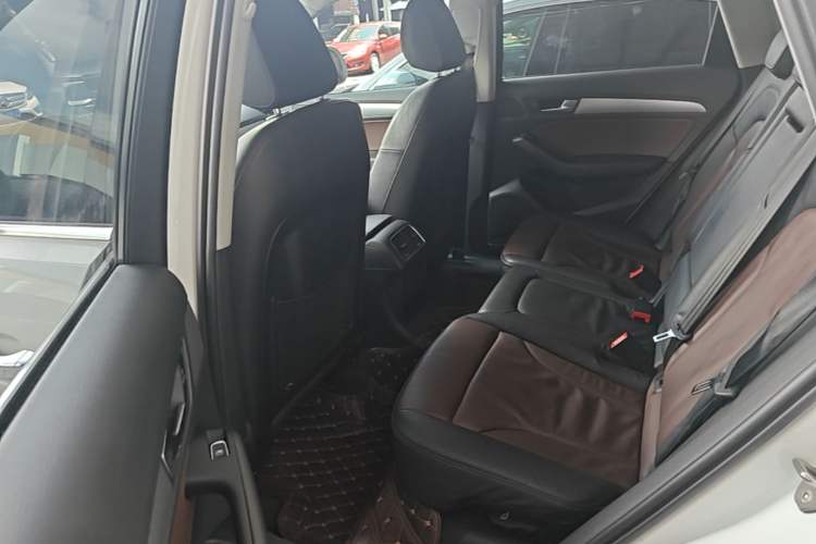 Used Audi Q5 2016 40 TFSI Technology Edition Left Rear Seat