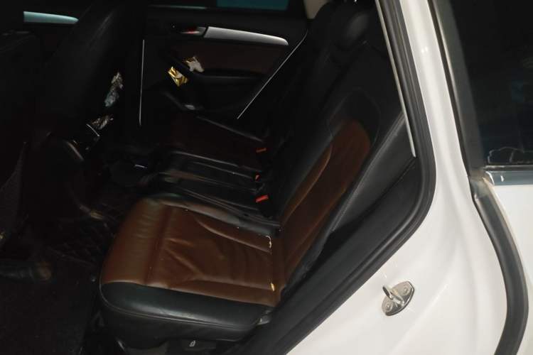 Used Audi Q5 2016 40 TFSI Technology Edition Left Rear Seat