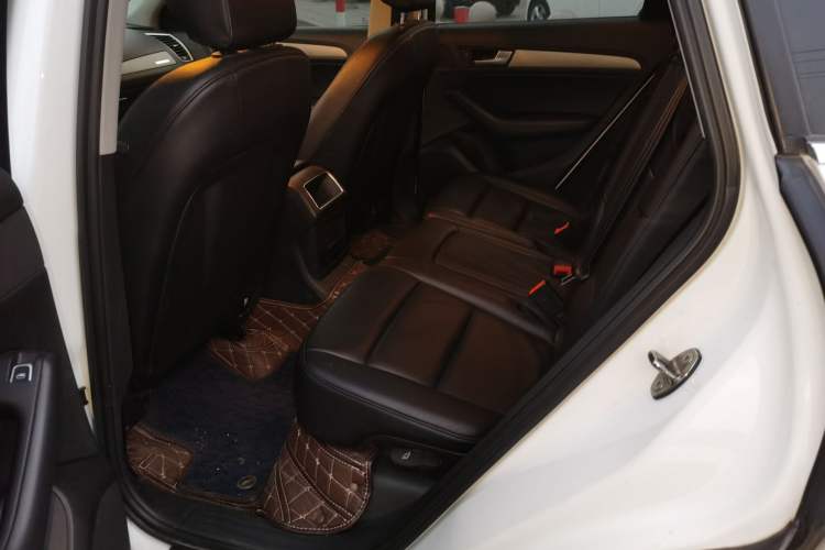 Used Audi Q5 2016 40 TFSI Trendy Edition Left Rear Seat