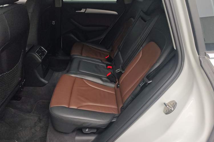 Used Audi Q5 2016 40 TFSI Technology Edition Left Rear Seat