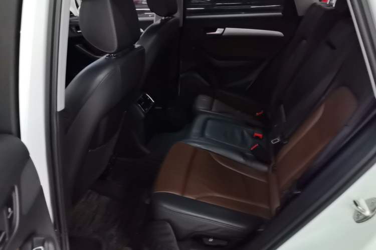 Used Audi Q5 2016 40 TFSI Technology Edition Left Rear Seat