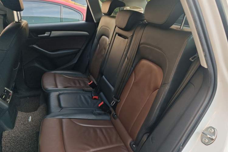 Used Audi Q5 2016 40 TFSI Technology Edition Left Rear Seat