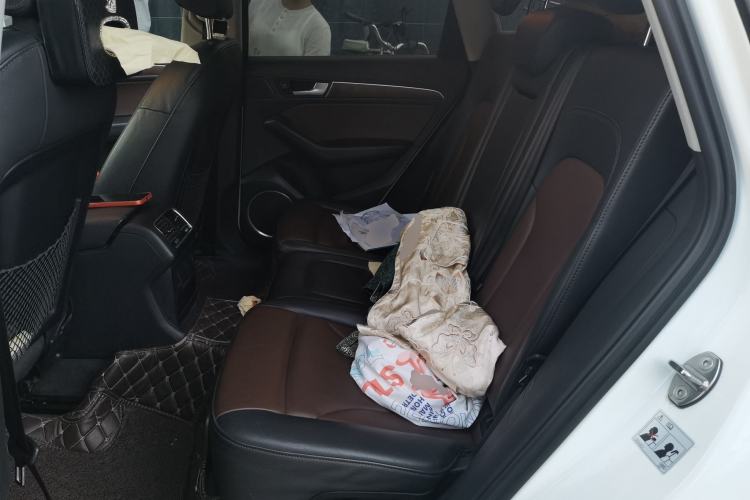 Used Audi Q5 2016 40 TFSI Comfort Model Left Rear Seat