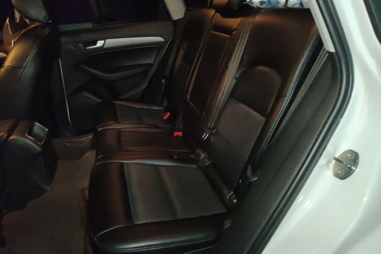 Used Audi Q5 2016 40 TFSI Trendy Edition Left Rear Seat