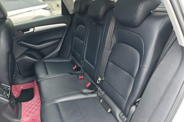 Used Audi Q5 2016 40 TFSI Trendy Edition Left Rear Seat