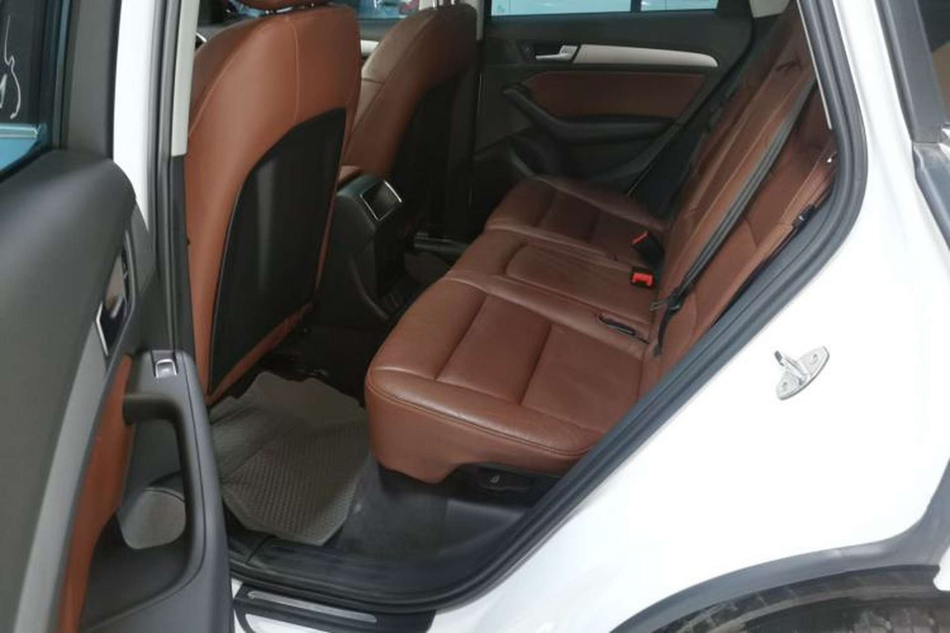 Used Audi Q5 2016 40 TFSI Trendy Edition Left Rear Seat