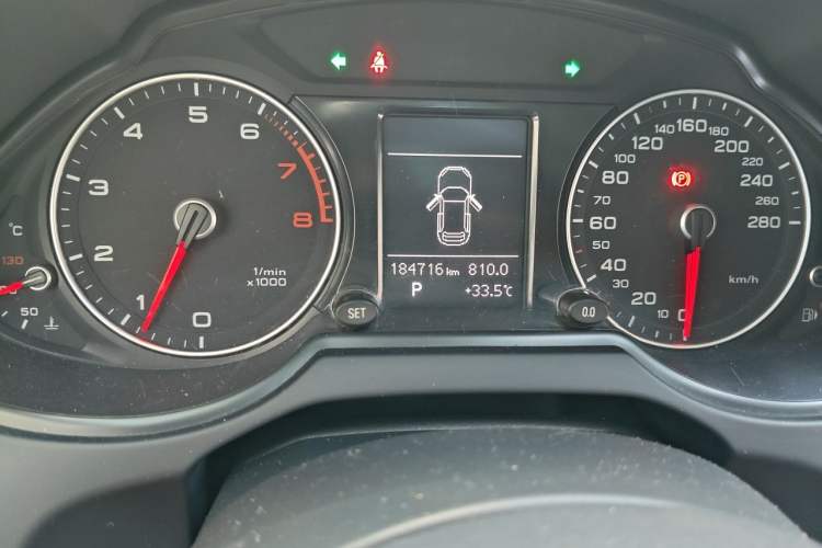Used Audi Q5 2016 40 TFSI Trendy Edition Odometer Close Up