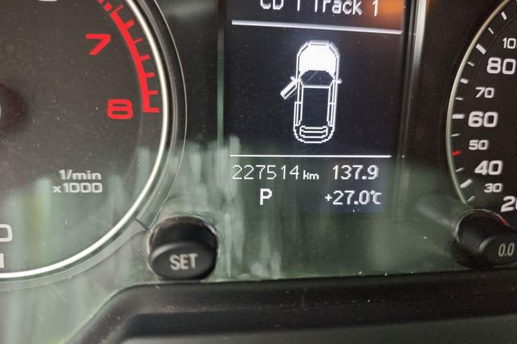 Used Audi Q5 2016 40 TFSI Technology Edition Odometer Close Up