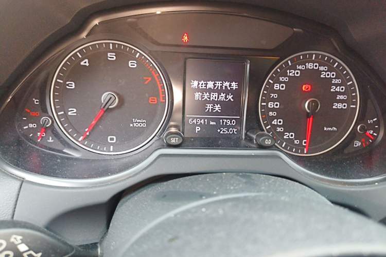 Used Audi Q5 2016 40 TFSI Technology Edition Odometer Close Up