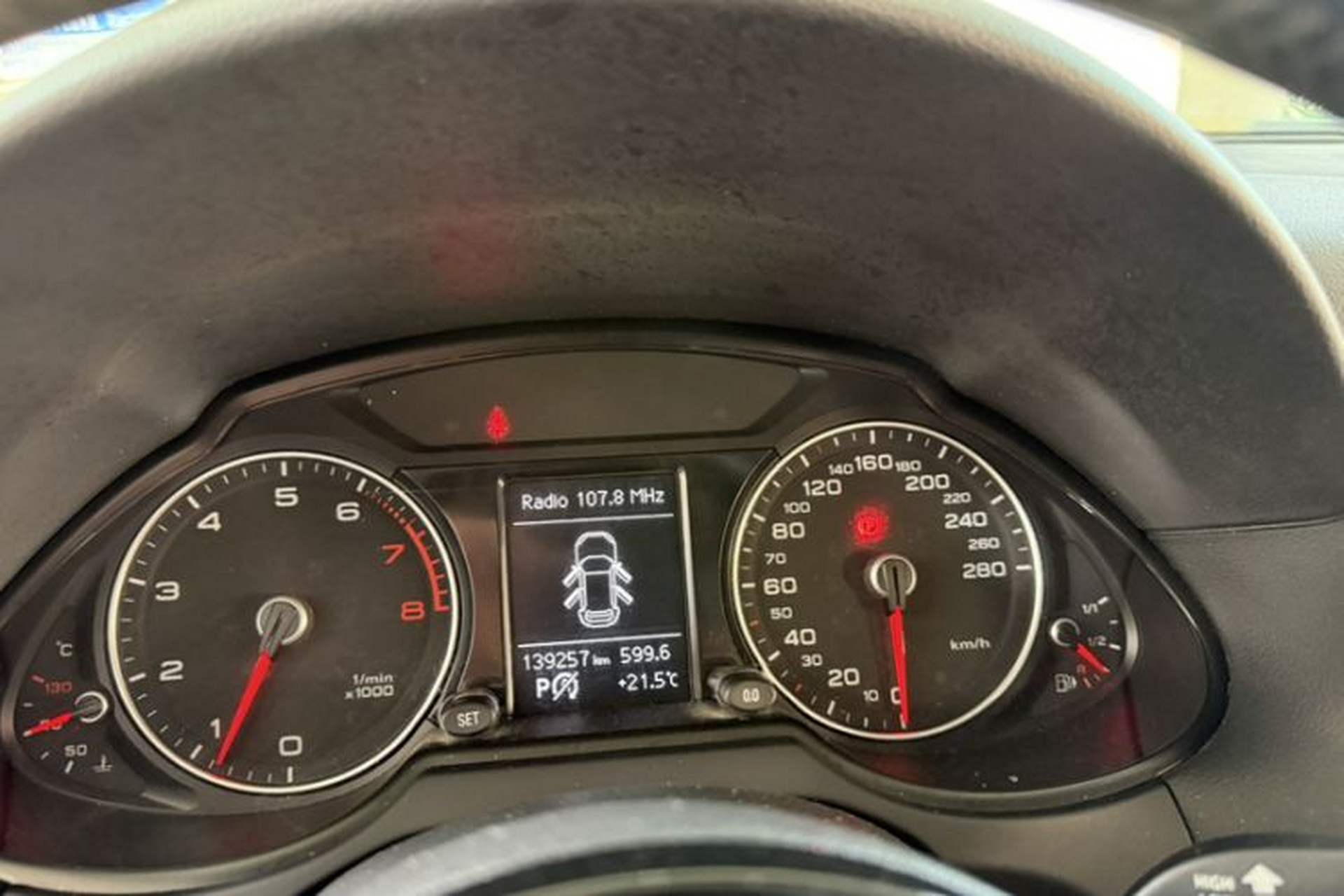 Used Audi Q5 2016 40 TFSI Trendy Edition Odometer Close Up