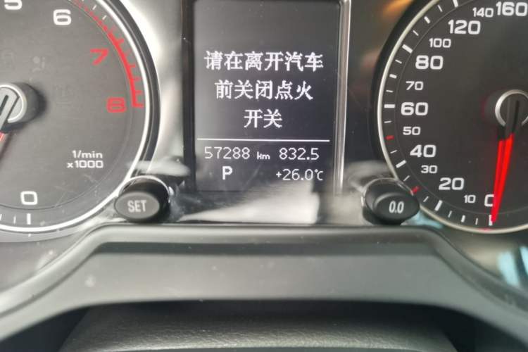 Used Audi Q5 2016 40 TFSI Technology Edition Odometer Close Up