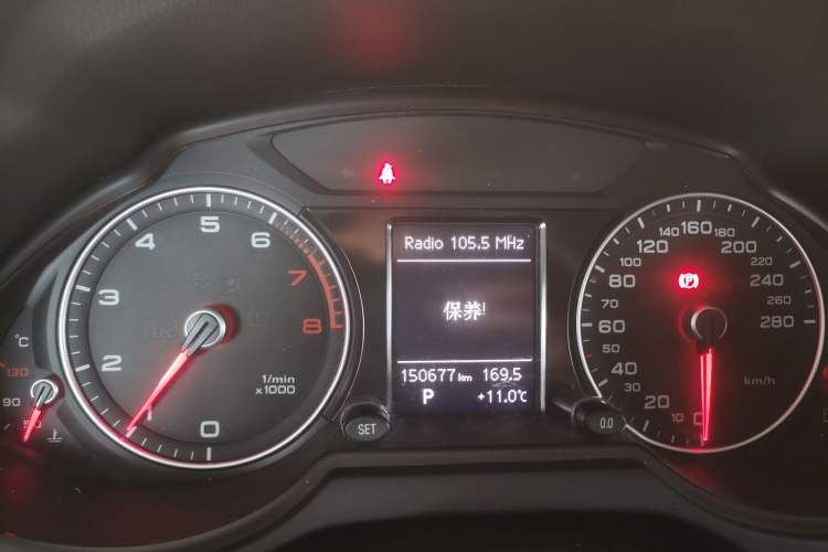 Used Audi Q5 2016 40 TFSI Trendy Edition Odometer Close Up