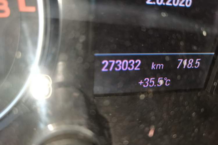 Used Audi Q5 2016 40 TFSI Technology Edition Odometer Close Up