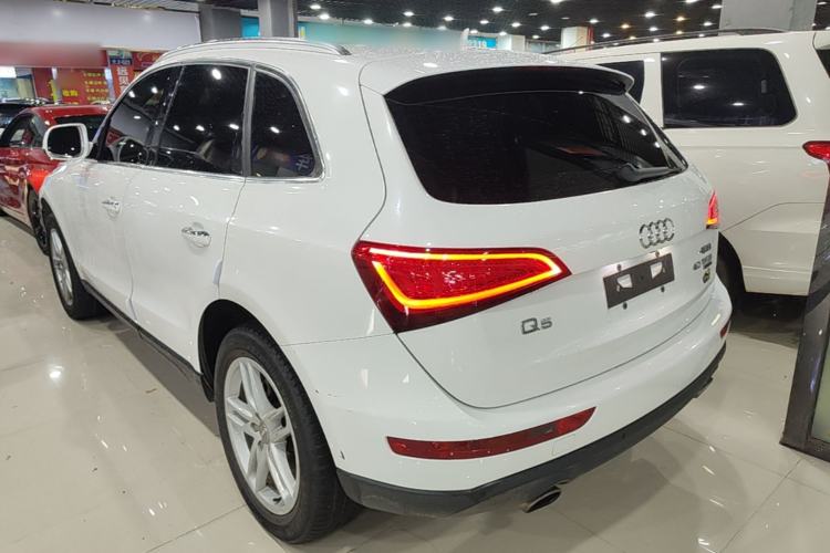 Used Audi Q5 2016 40 TFSI Comfort Model Rear Left 45 Deg
