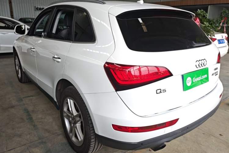 Used Audi Q5 2016 40 TFSI Comfort Model Rear Left 45 Deg