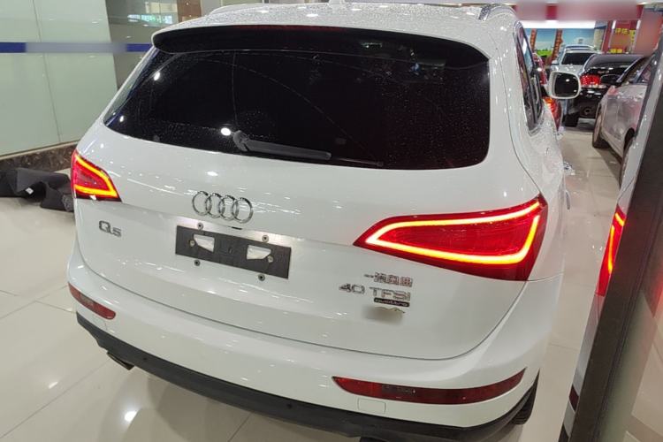 Used Audi Q5 2016 40 TFSI Comfort Model Rear Right 45 Deg