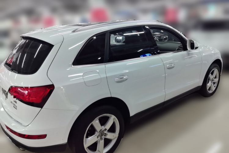 Used Audi Q5 2016 40 TFSI Technology Edition Rear Right 45 Deg
