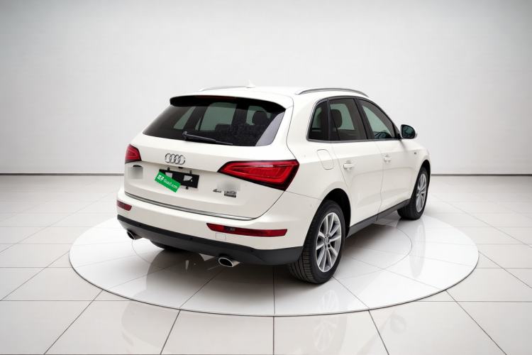Used Audi Q5 2016 40 TFSI Comfort Model Rear Right 45 Deg