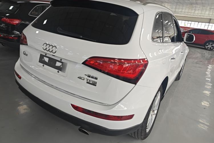 Used Audi Q5 2016 40 TFSI Comfort Model Rear Right 45 Deg