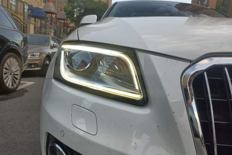 Used Audi Q5 2016 40 TFSI Technology Edition Right Front Headlight