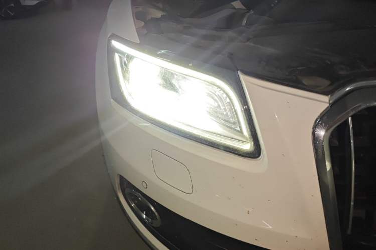 Used Audi Q5 2016 40 TFSI Technology Edition Right Front Headlight