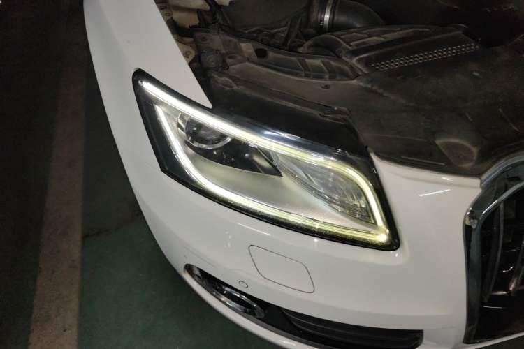 Used Audi Q5 2016 40 TFSI Comfort Model Right Front Headlight