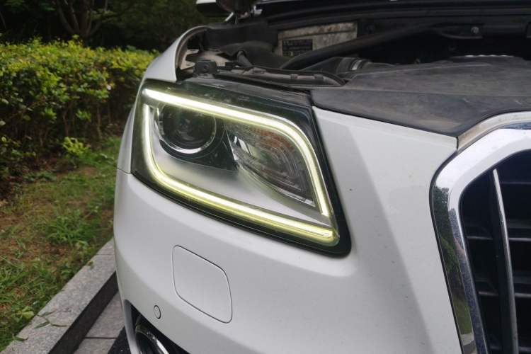 Used Audi Q5 2016 40 TFSI Comfort Model Right Front Headlight