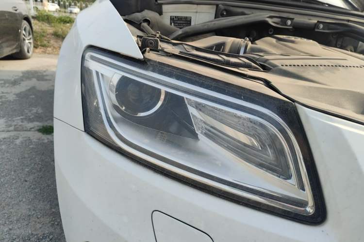 Used Audi Q5 2016 40 TFSI Comfort Model Right Front Headlight
