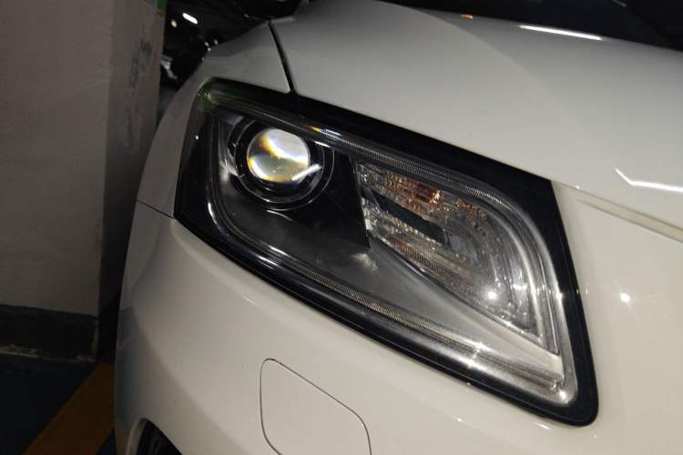 Used Audi Q5 2016 40 TFSI Trendy Edition Right Front Headlight