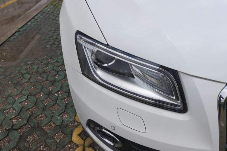 Used Audi Q5 2016 40 TFSI Comfort Model Right Front Headlight