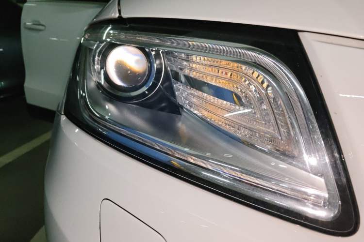 Used Audi Q5 2016 40 TFSI Technology Edition Right Front Headlight