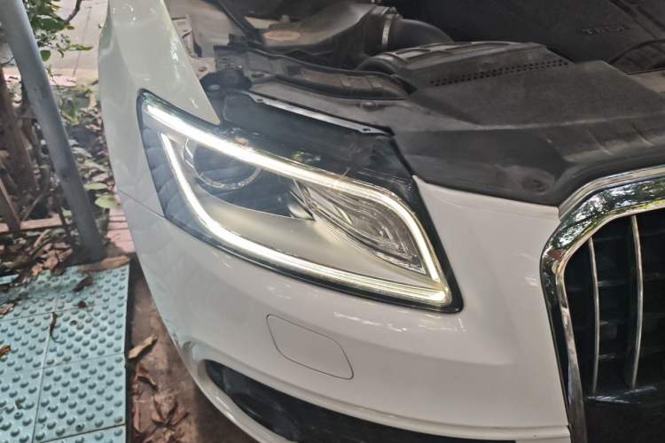 Used Audi Q5 2016 40 TFSI Special Edition Right Front Headlight
