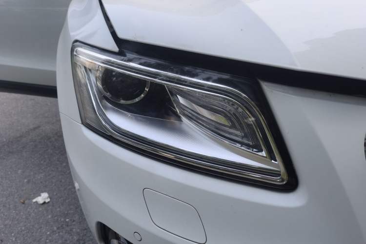 Used Audi Q5 2016 40 TFSI Comfort Model Right Front Headlight