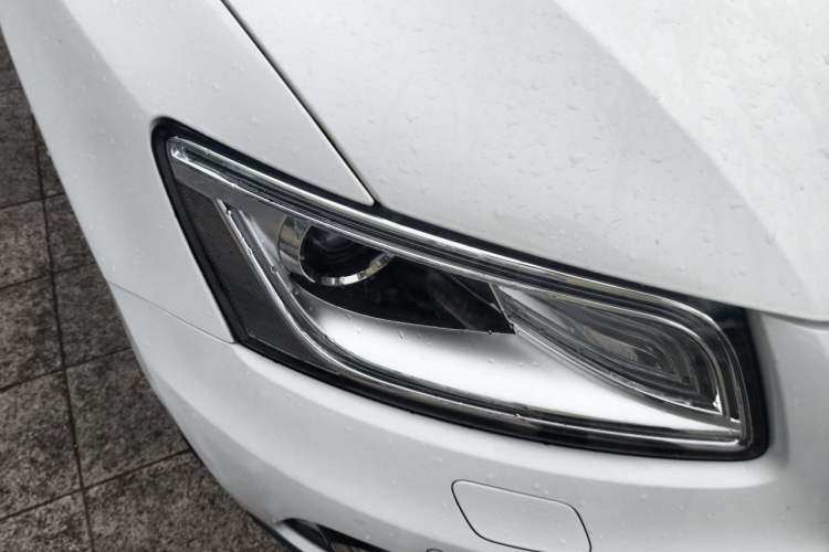 Used Audi Q5 2016 40 TFSI Technology Edition Right Front Headlight