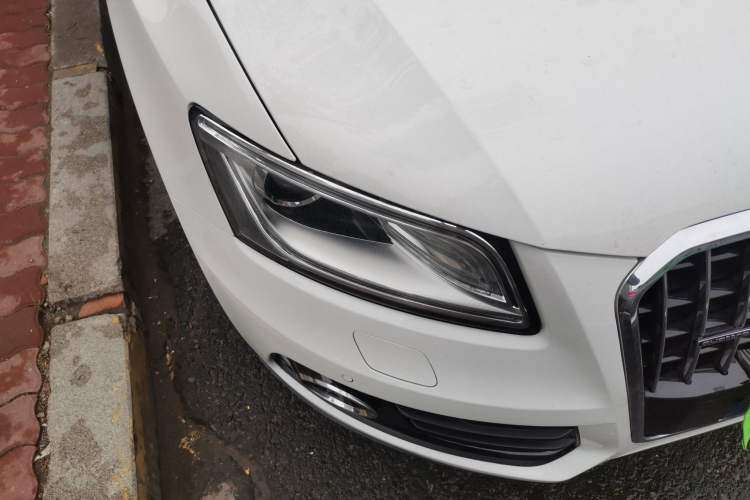 Used Audi Q5 2016 40 TFSI Comfort Model Right Front Headlight