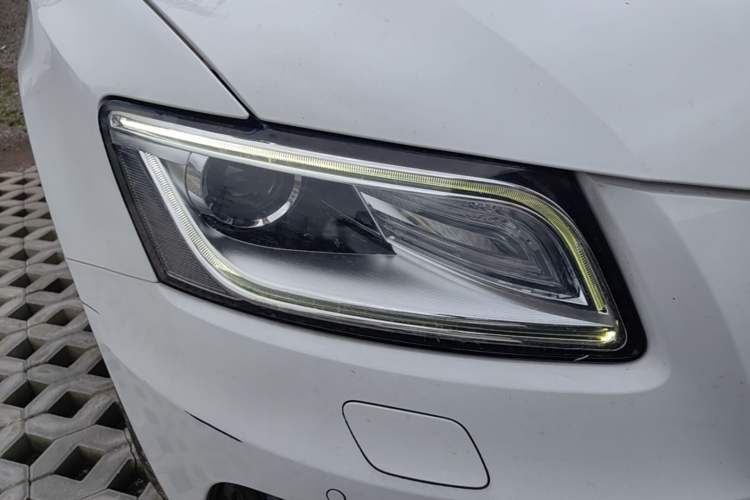Used Audi Q5 2016 40 TFSI Technology Edition Right Front Headlight