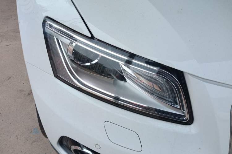 Used Audi Q5 2016 40 TFSI Comfort Model Right Front Headlight