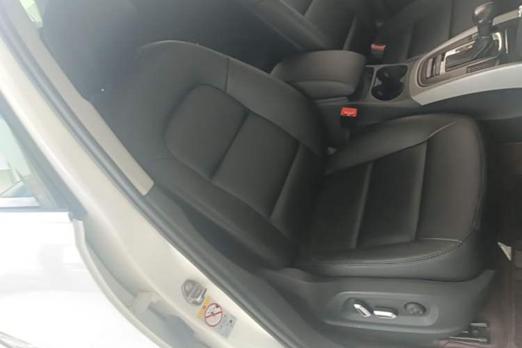 Used Audi Q5 2016 40 TFSI Trendy Edition Right Front Seat