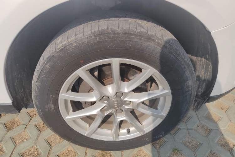 Used Audi Q5 2016 40 TFSI Trendy Edition Right Front Wheel Hub