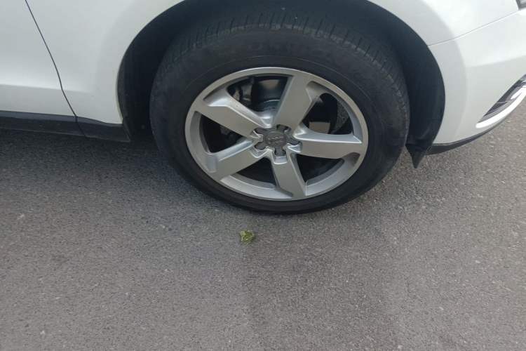 Used Audi Q5 2016 40 TFSI Technology Edition Right Front Wheel Hub