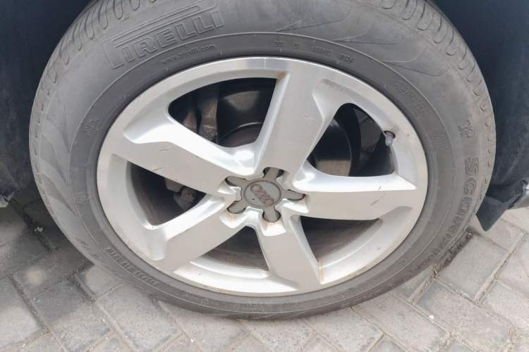 Used Audi Q5 2016 40 TFSI Technology Edition Right Front Wheel Hub