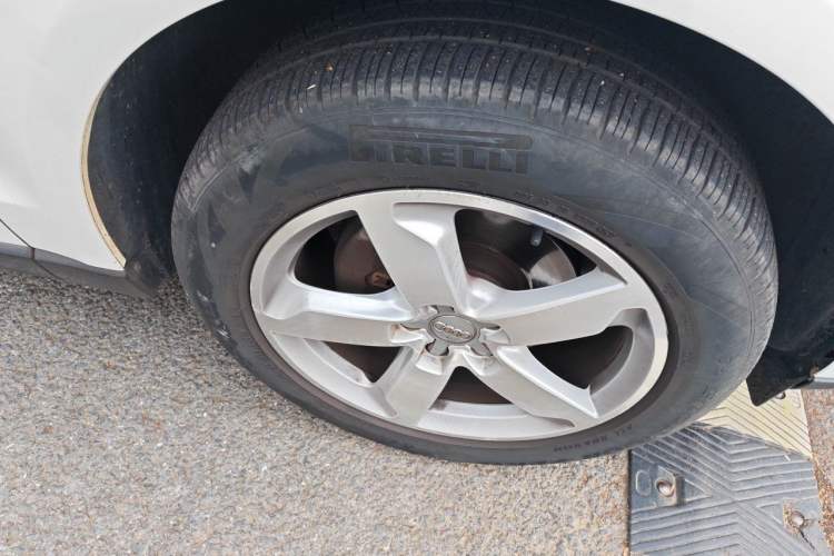 Used Audi Q5 2016 40 TFSI Technology Edition Right Front Wheel Hub