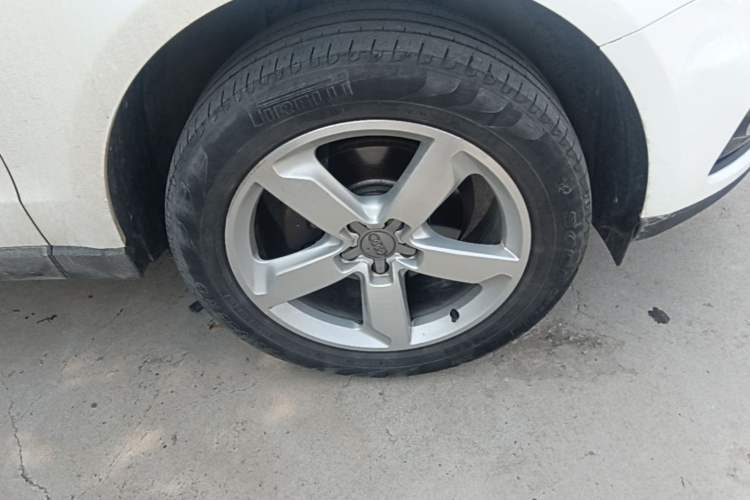 Used Audi Q5 2016 40 TFSI Technology Edition Right Front Wheel Hub
