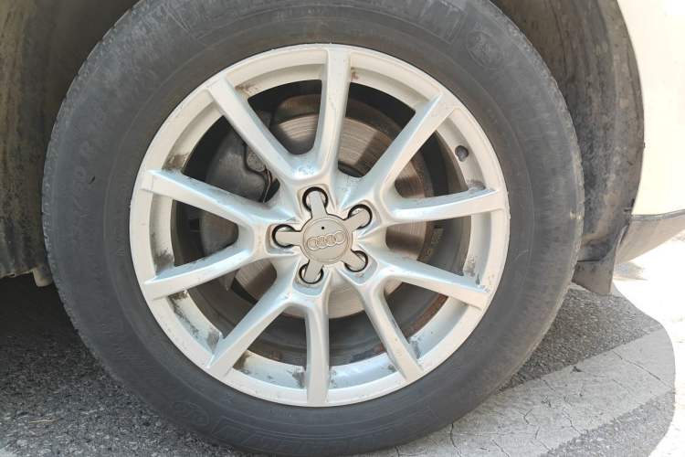 Used Audi Q5 2016 40 TFSI Trendy Edition Right Front Wheel Hub