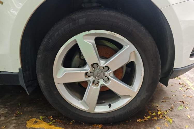 Used Audi Q5 2016 40 TFSI Technology Edition Right Front Wheel Hub