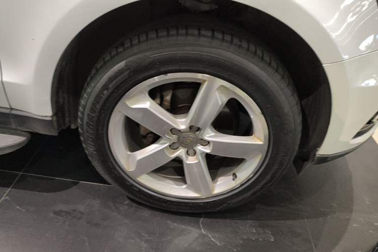 Used Audi Q5 2016 40 TFSI Technology Edition Right Front Wheel Hub