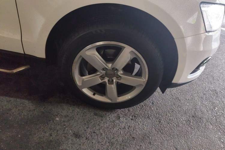 Used Audi Q5 2016 40 TFSI Technology Edition Right Front Wheel Hub