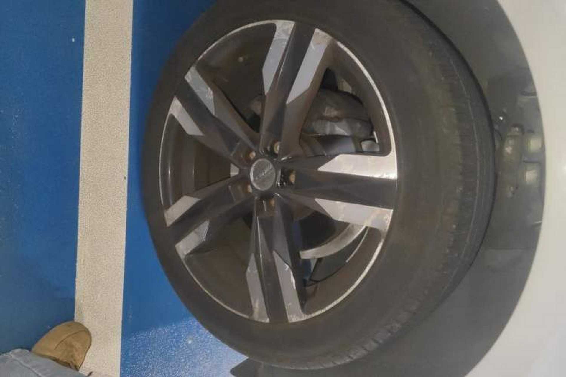 Used Audi Q5 2016 40 TFSI Comfort Model Right Front Wheel Hub